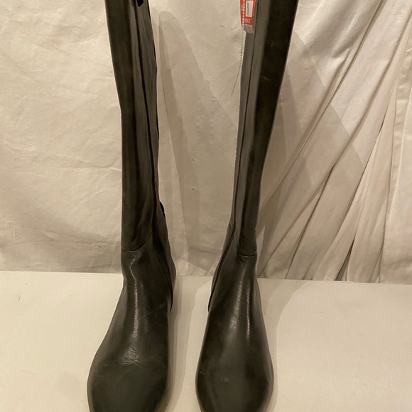 G.I.L.I. Gray leather kneehigh boots sizes 8 & 9 - Picture 2 of 8